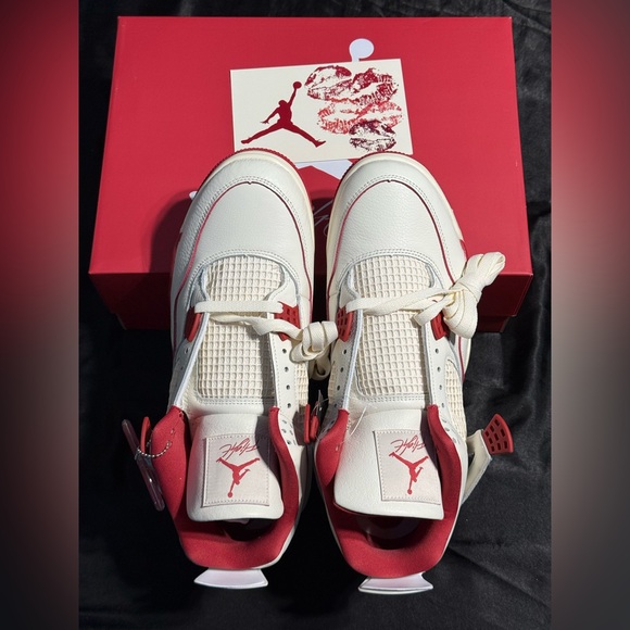 Women's Size 14/Men's Size 12.5 - Air Jordan 4 Retro "Pale Ivory and Tough Red" - Picture 3 of 16